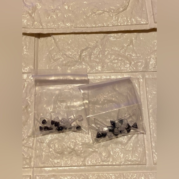 20G 1/2in Clear Plastic Black Studs Earrings - Picture 6 of 7